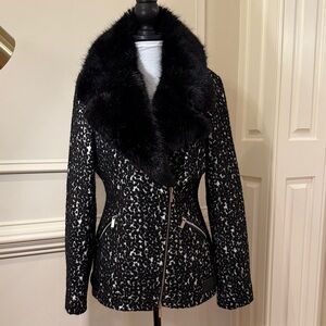 Karen Millen Black and White Patterned Blazer with Faux Fur Collar